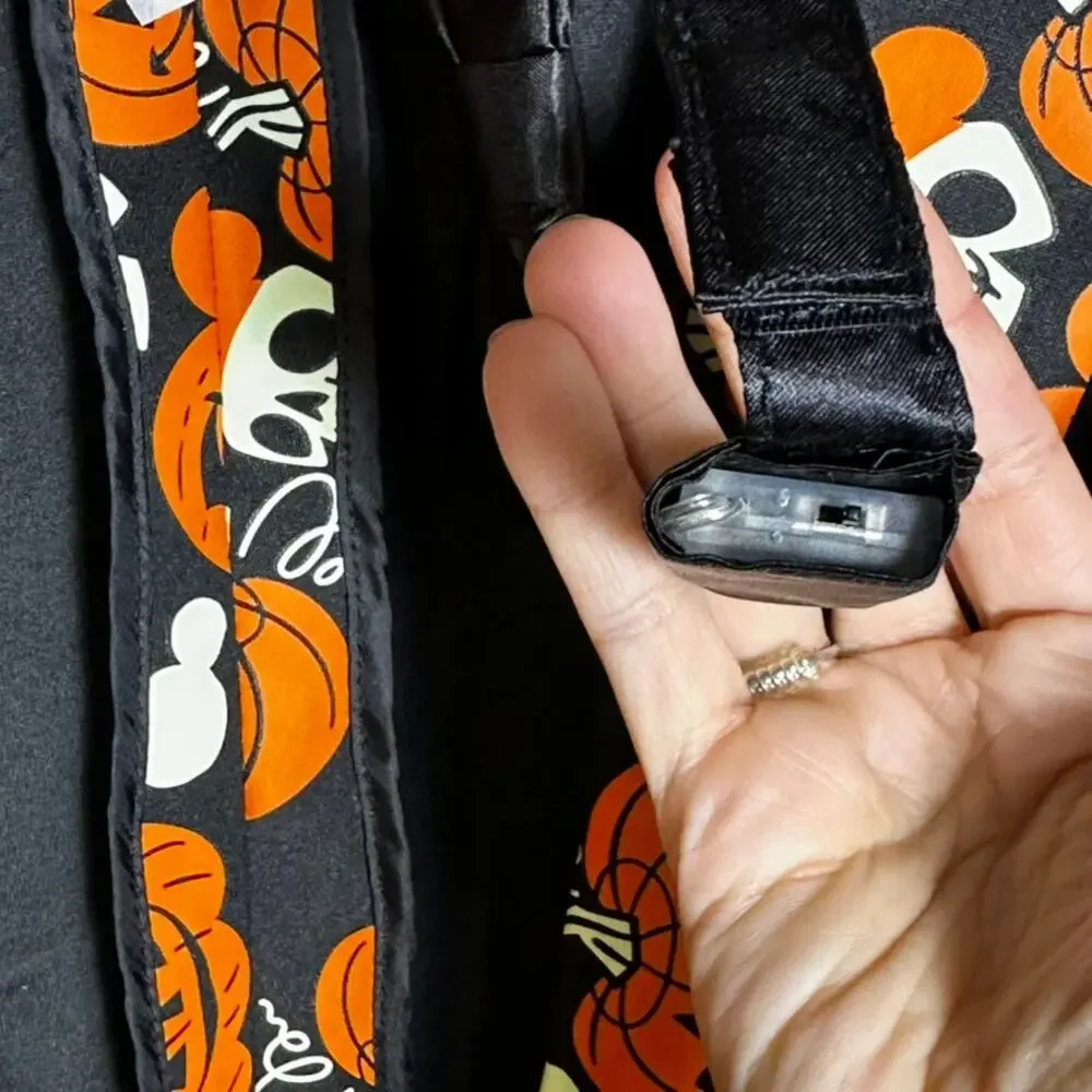 Disney NWOT Men's L/XL Halloween Glow in the Dark Blazer Pumpkin Design Bow Tie